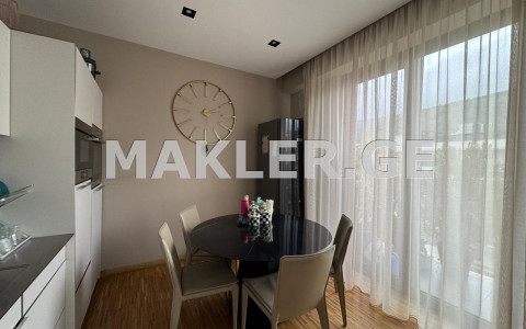  For Sale 5 room  Apartment in Vake dist.  in Paliashvili st. 