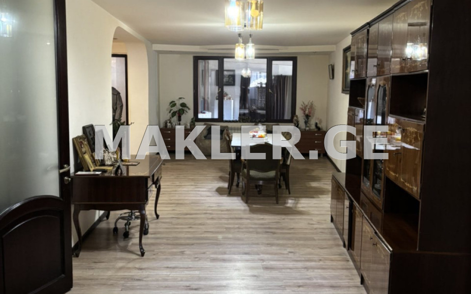  出售 130 m² space 私人+独立屋 维拉区  in Bashaleishvili st. 