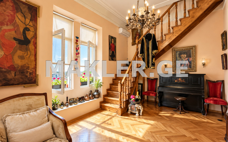  For Sale 3 room  Apartment in Sololaki dist. (Old Tbilisi)  in L. Asatiani st. 