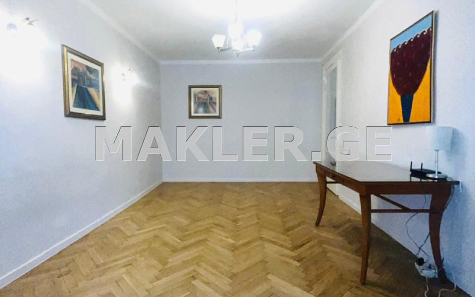  Продается 2 комнатная  Квартира в Ваке  на ул. И.Абашидзе 