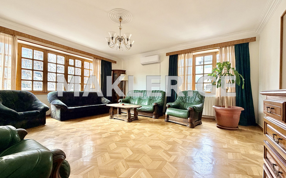  Kiralık 3   Daire in Saburtalo dist.  in Pekini Ave. 