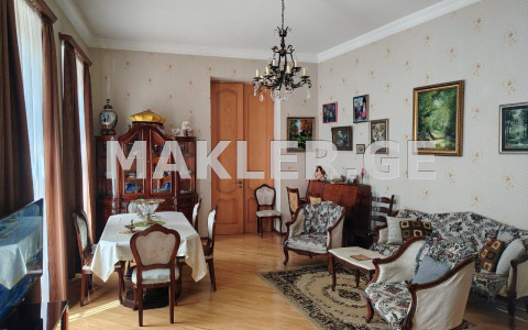  Satılık 4   Daire in Sololaki dist. (Old Tbilisi)  in Iashvili st. 