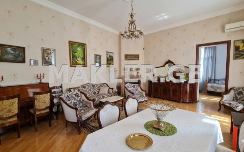  For Sale 4 room  Apartment in Sololaki dist. (Old Tbilisi)  in Iashvili st. 