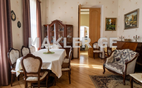  For Sale 4 room  Apartment in Sololaki dist. (Old Tbilisi)  in Iashvili st. 