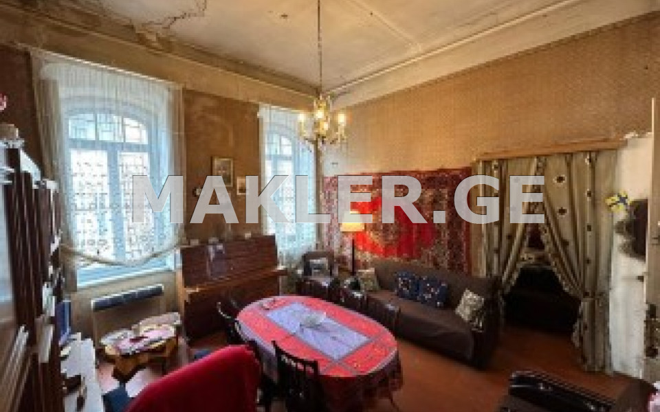  For Sale 2 room  Apartment in Chugureti dist.  in Mazniashvilis st. 