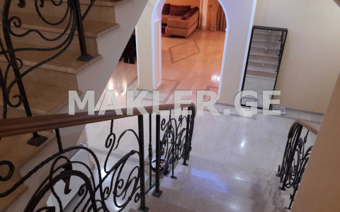  For Rent 600 m² space Private House in Digomi dist.  in Chiaureli st. 