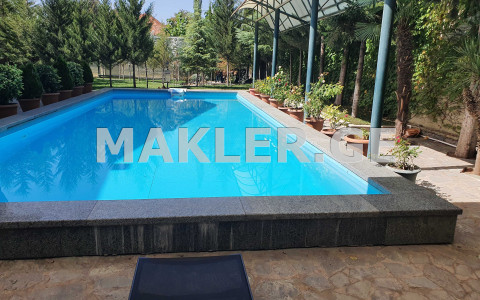  For Rent 600 m² space Private House in Digomi dist.  in Chiaureli st. 