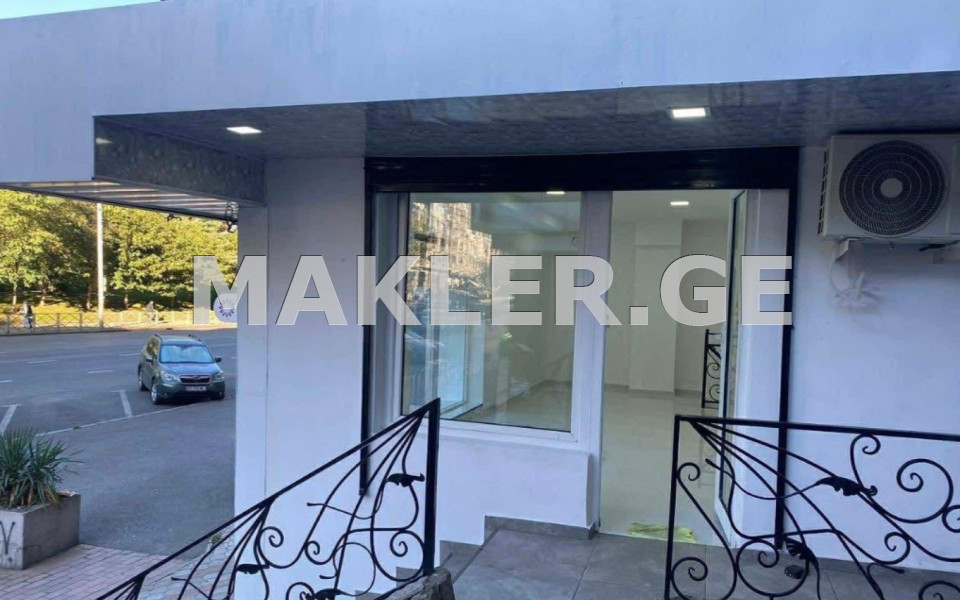  იყიდება 70 m² ფართობის კომერციული ფართი საბურთალოზე  ვაჟა-ფშაველას გამზირზე 