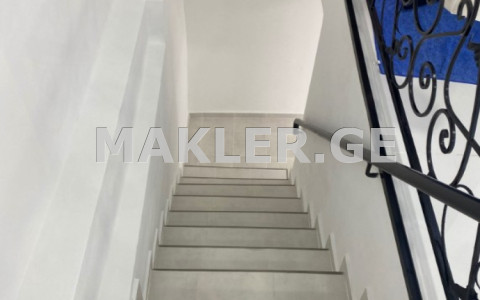  იყიდება 70 m² ფართობის კომერციული ფართი საბურთალოზე  ვაჟა-ფშაველას გამზირზე 