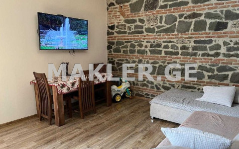  Продается 3 комнатная  Квартира в Авлабари