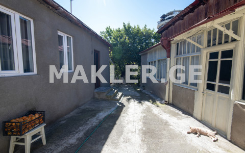  იყიდება 400 m² ფართობის საკუთარი სახლი ისანში