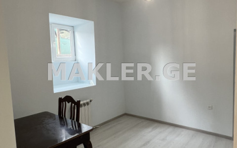  Продается 168 m² площадь Коммерческая площадь в Чугурети  на ул. Чикобава 