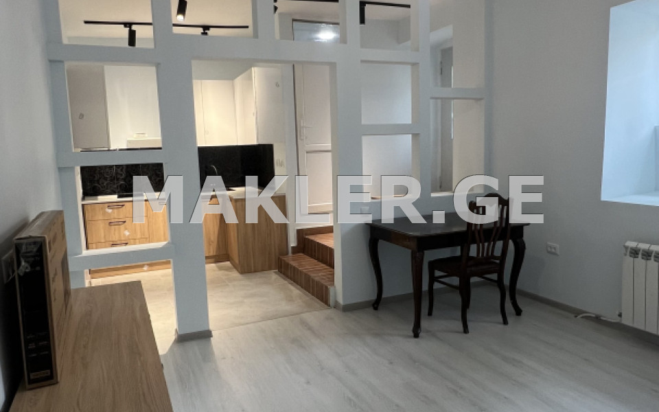  Продается 168 m² площадь Коммерческая площадь в Чугурети  на ул. Чикобава 