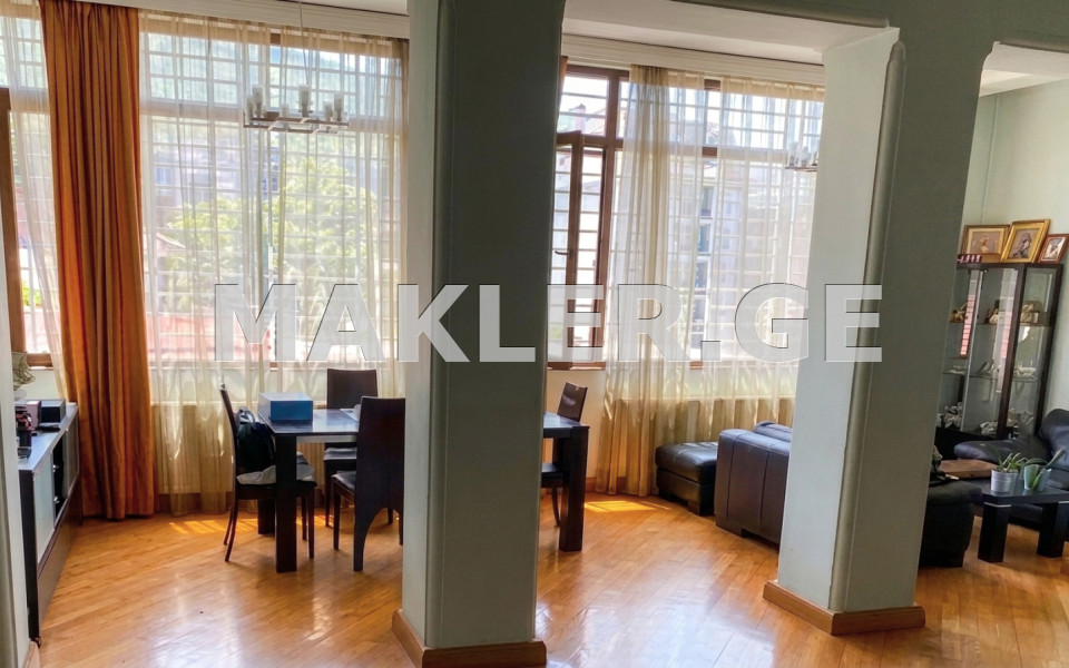  For Sale 7 room  Apartment in Vera dist.  in Kostava st. 