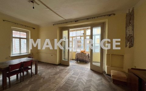  Satılık 3   Daire in Vera dist.  in Tarkhnishvili blind alley 