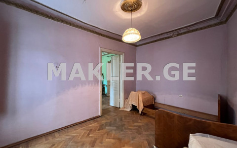  For Sale 3 room  Apartment in Vera dist.  in Tarkhnishvili blind alley 