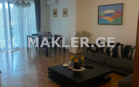  Продается 5 комнатная  Квартира в Ваке  на ул. Кобулети 