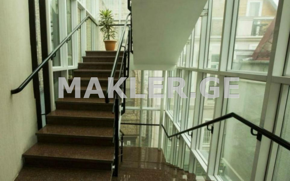  出售 出租 420 m² space 商业地产 萨布尔塔洛区  in Antonovskaia st. 