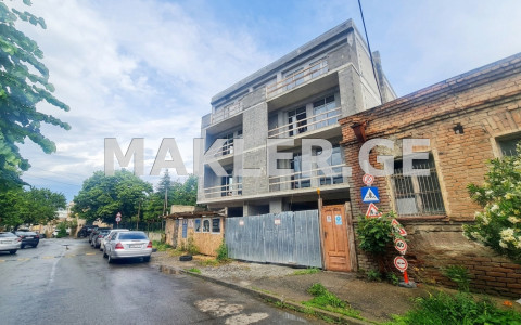  Продается 3 комнатная  Квартира в Авлабари
