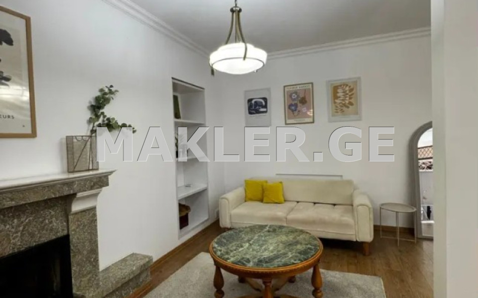  למכירה 2 חֶדֶר  דִירָה in Sololaki dist. (Old Tbilisi)  in Machabeli st. 