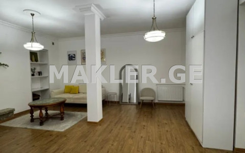  למכירה 2 חֶדֶר  דִירָה in Sololaki dist. (Old Tbilisi)  in Machabeli st. 