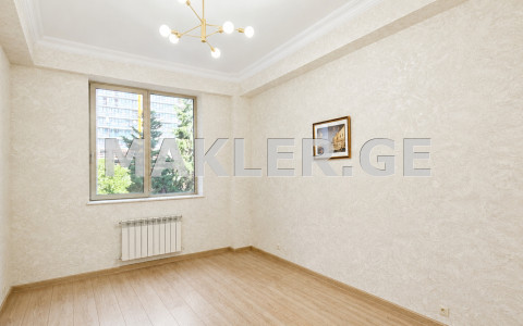  出售 3 室  公寓 萨布尔塔洛区  in Al. Kazbegi Ave. 