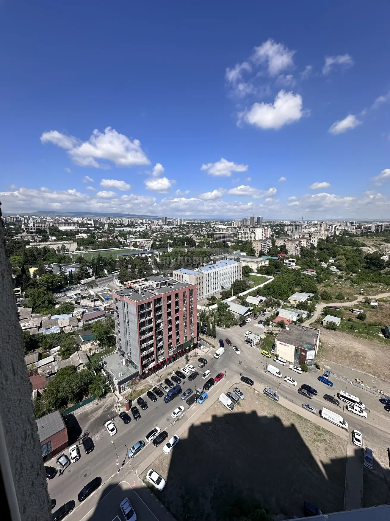 იყიდება 3 ოთახიანი  ბინა ისანში  ბერი გაბრიელ სალოსის გამზირზე 