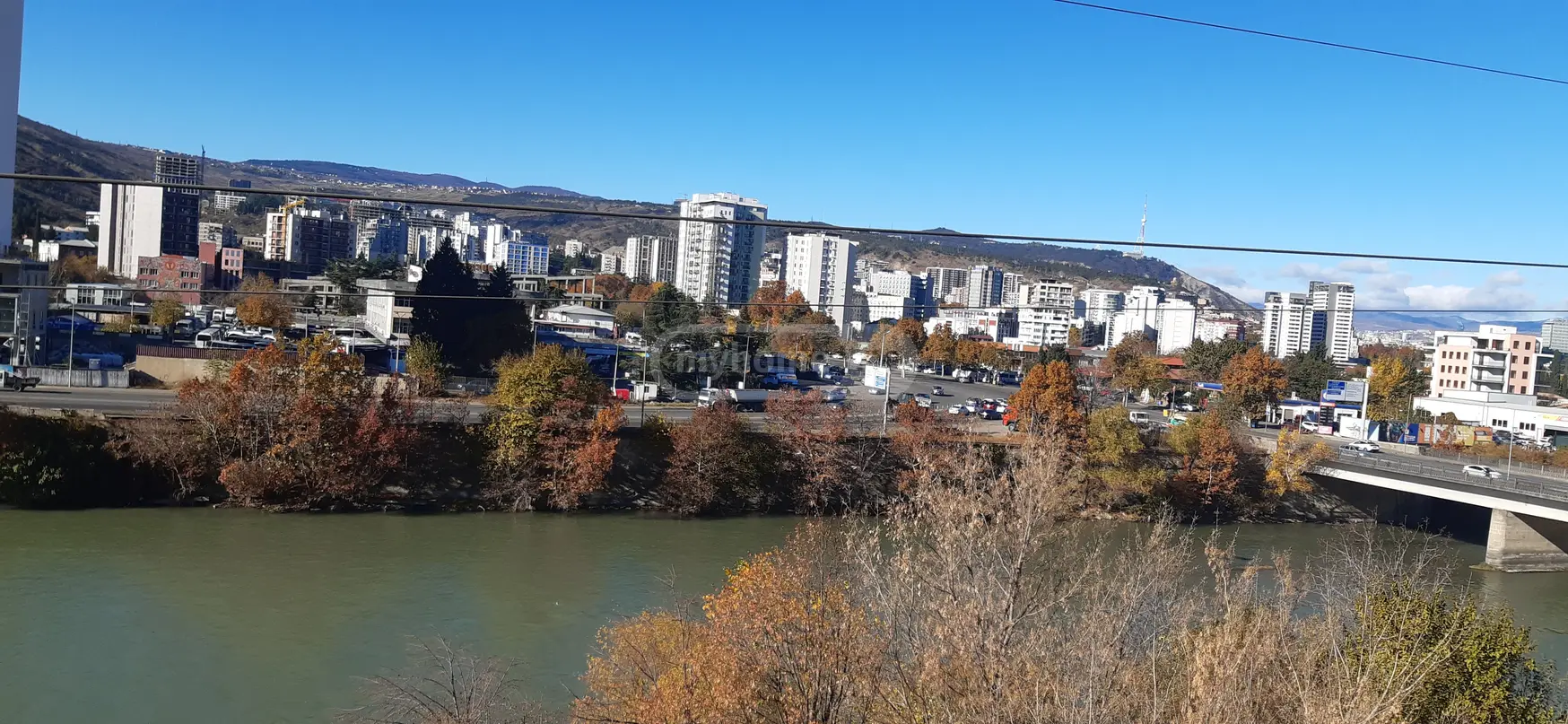  იყიდება 5 ოთახიანი  ბინა ორთაჭალაში  არტურ ლაისტის ქუჩაზე 