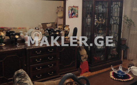  出售 6 room  公寓 萨布尔塔洛区  in Vazha-pshavela avenue 
