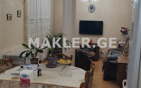  出售 6 room  公寓 萨布尔塔洛区  in Vazha-pshavela avenue 