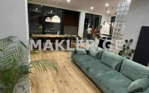  იყიდება ქირავდება 281 m² ფართობის საკუთარი სახლი ბაგებში