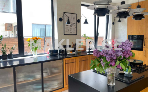  For Sale For Rent 281 m² space Private House in Bagebi dist.