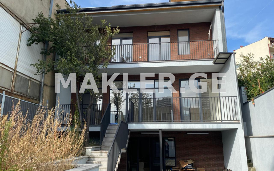  للبيع 341 m² space منزل خاص في منطقة سابورتالو  in Delisi st. 