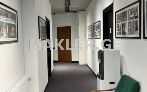  Сдаётся 175 m² площадь Коммерческая площадь в Сабуртало  на ул. Бурдзгла 