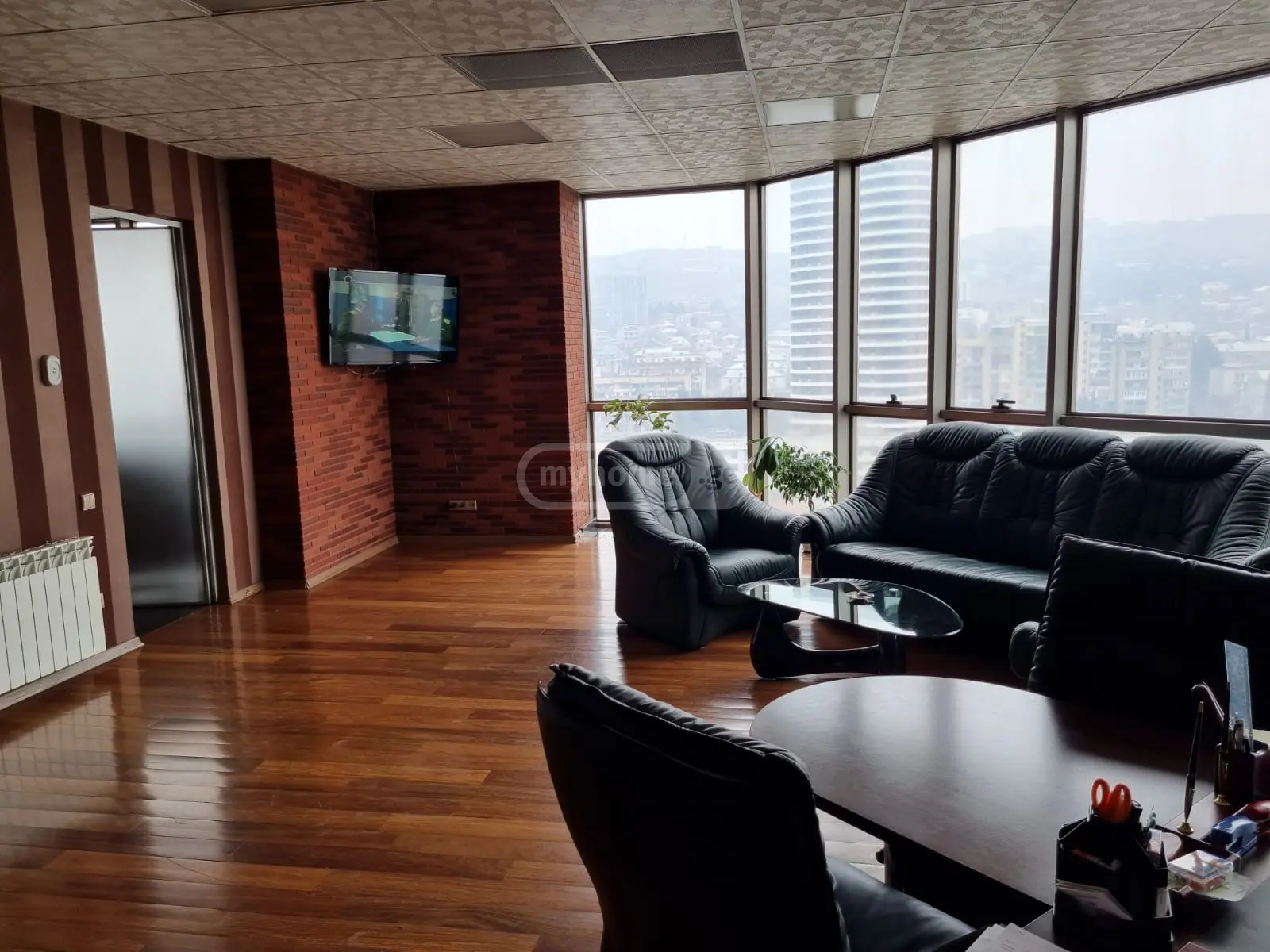  ქირავდება 250 m² ფართობის კომერციული ფართი ლილოში  ყაზბეგის ქუჩაზე 