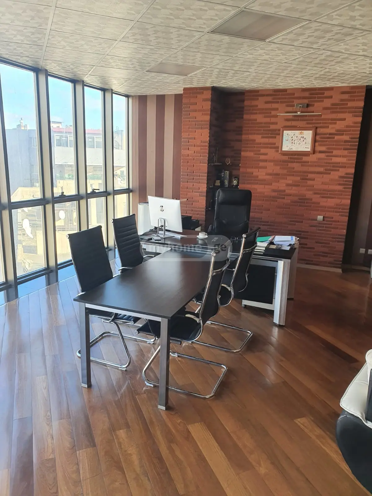  ქირავდება 250 m² ფართობის კომერციული ფართი ლილოში  ყაზბეგის ქუჩაზე 