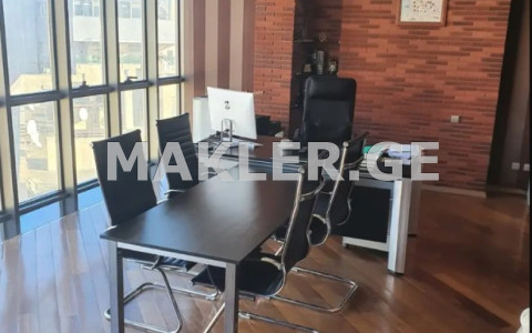  ქირავდება 250 m² ფართობის კომერციული ფართი საბურთალოზე  ალ. ყაზბეგის გამზირზე 