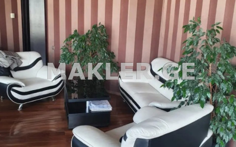  ქირავდება 250 m² ფართობის კომერციული ფართი საბურთალოზე  ალ. ყაზბეგის გამზირზე 