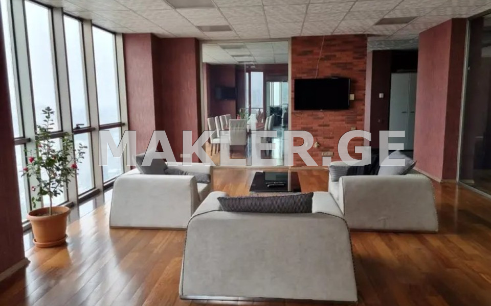  ქირავდება 250 m² ფართობის კომერციული ფართი საბურთალოზე  ალ. ყაზბეგის გამზირზე 