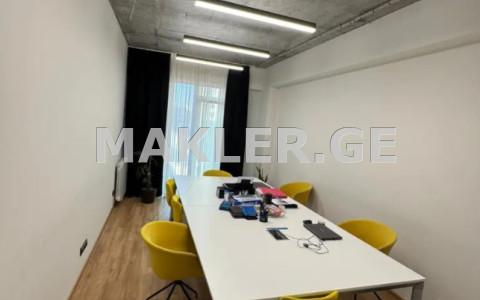  ქირავდება 130 m² ფართობის კომერციული ფართი ვაკეში  ი. ჭავჭავაძის გამზ. 