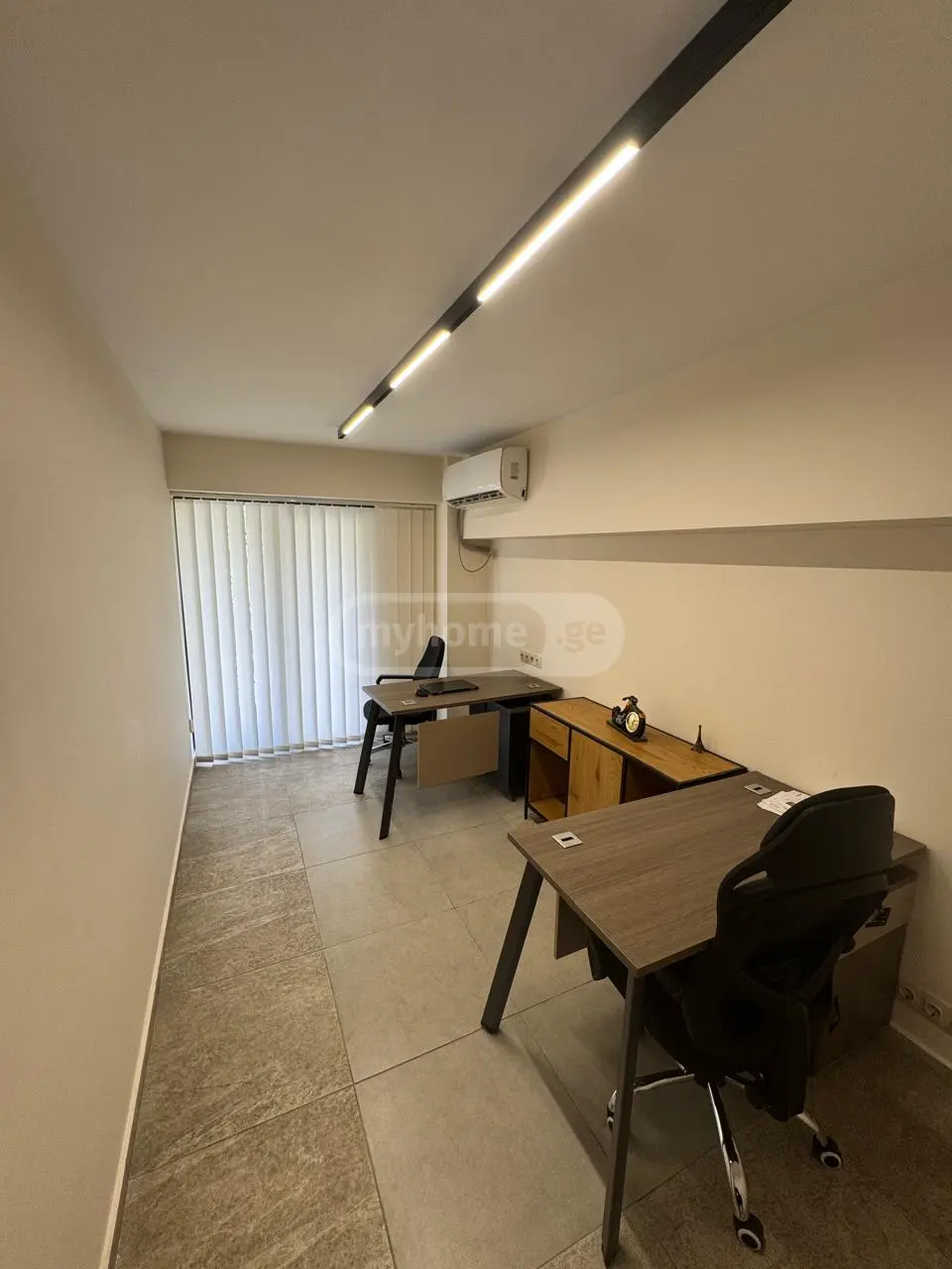  ქირავდება 250 m² ფართობის კომერციული ფართი საბურთალოზე  ნუცუბიძის ქუჩაზე 