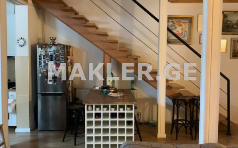  Satılık 182 m²  Villa in Mtatsminda dist. (Old Tbilisi)  in Arsena st. 