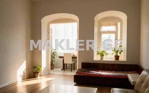  For Sale 7 room  Apartment in Mtatsminda dist. (Old Tbilisi)  in Arsena st. 