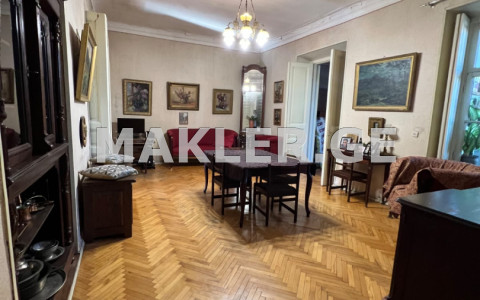  Satılık 5   Daire in Sololaki dist. (Old Tbilisi)  in Ierusalimi square 