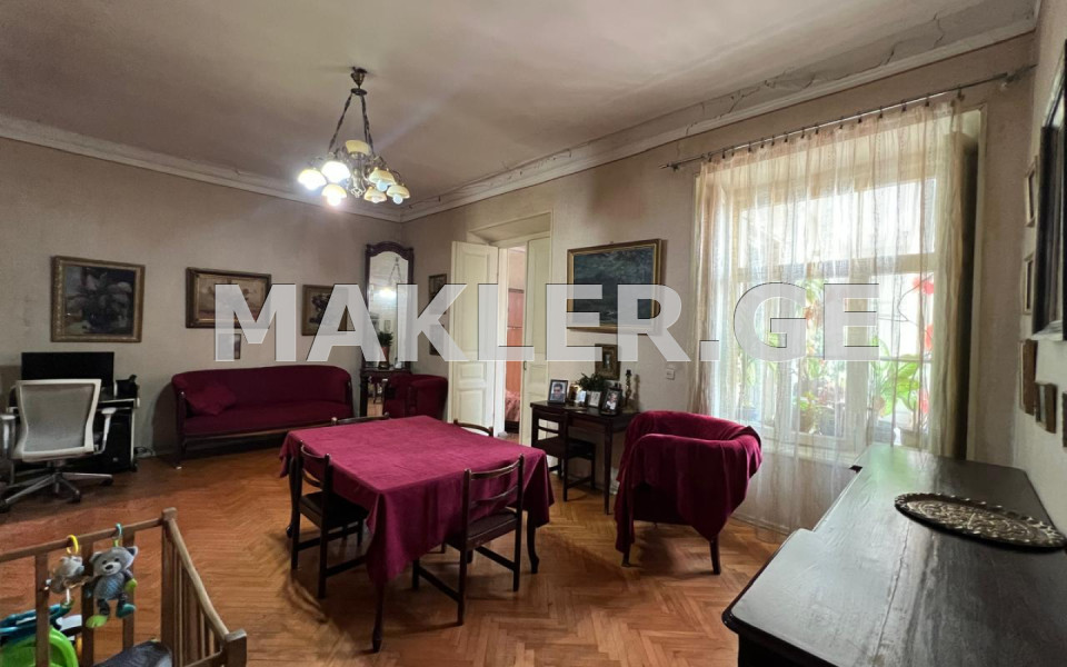  למכירה 5 חֶדֶר  דִירָה in Sololaki dist. (Old Tbilisi)  in Ierusalimi square 