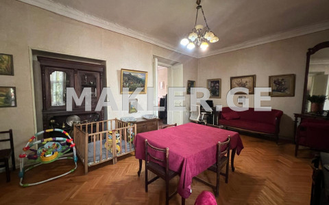  למכירה 5 חֶדֶר  דִירָה in Sololaki dist. (Old Tbilisi)  in Ierusalimi square 