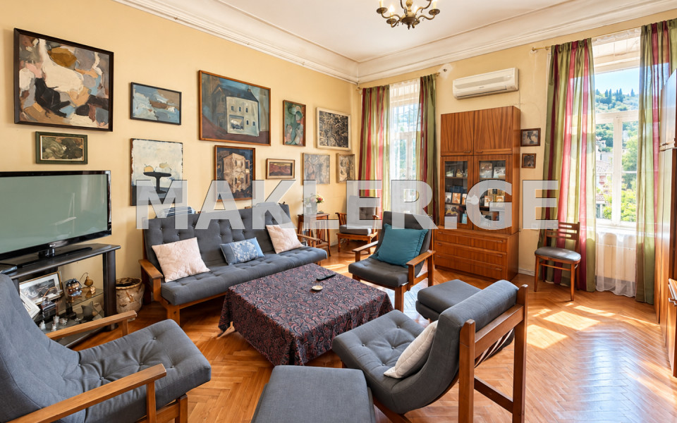  For Sale 5 room  Apartment in Sololaki dist. (Old Tbilisi)  in Ierusalimi square 