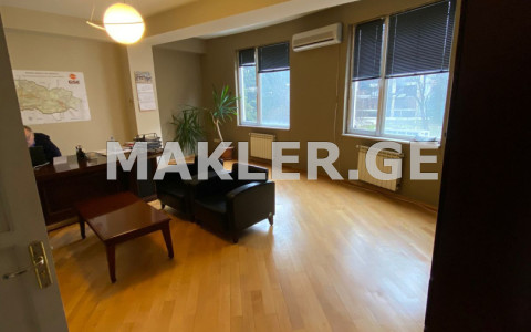 იყიდება 303 m² ფართობის ოფისი ვაკეში