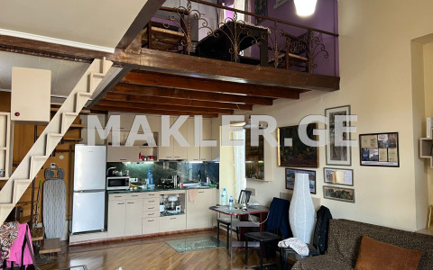  Продается 3 комнатная  Квартира на Мтацминда  (Старый Тбилиси)  на пр. Руставели 