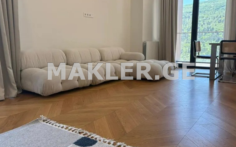  למכירה 5 חֶדֶר  דִירָה in Vake dist.  in I. Chavchavadze Ave. 